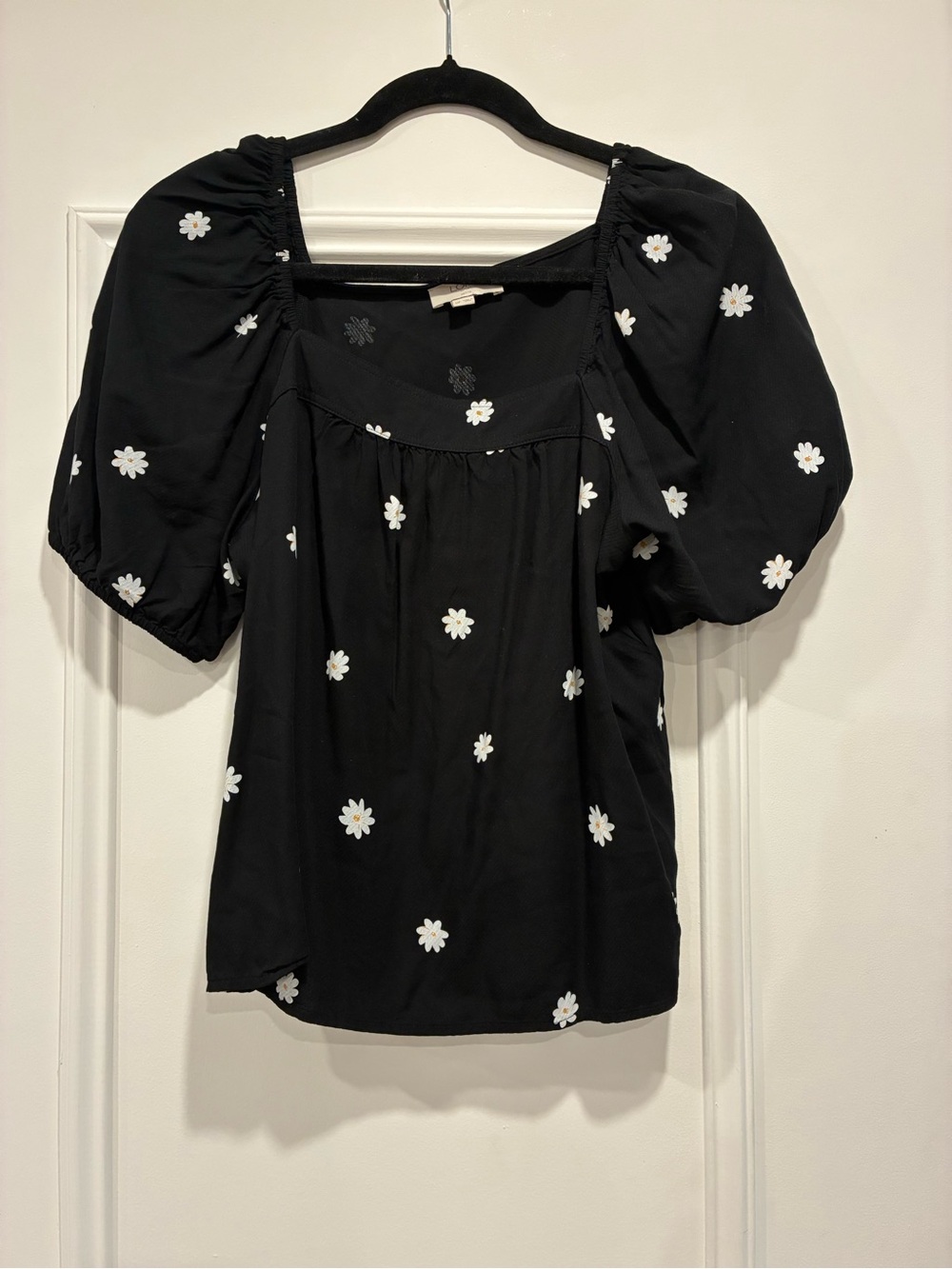 Loft Black Puff-Sleeve Daisy Print Top